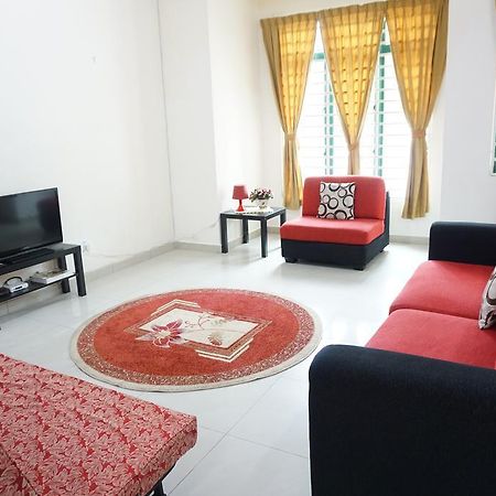 Warisan Indah Homestay Klia 1 Melayu Sahaja Sepang Dış mekan fotoğraf