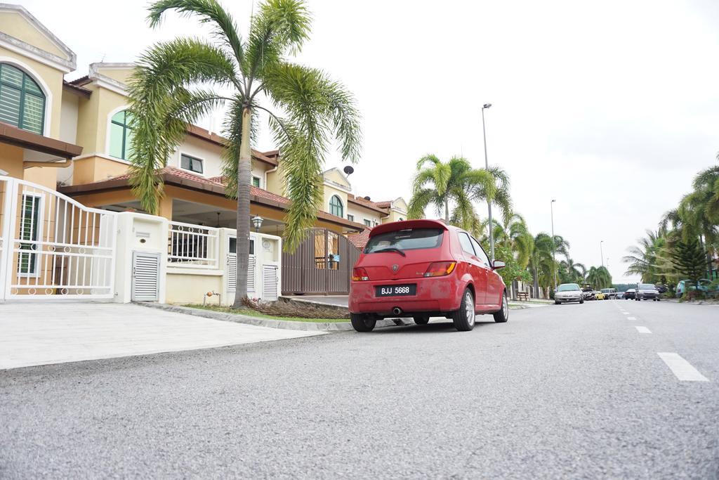 Warisan Indah Homestay Klia 1 Melayu Sahaja Sepang Dış mekan fotoğraf